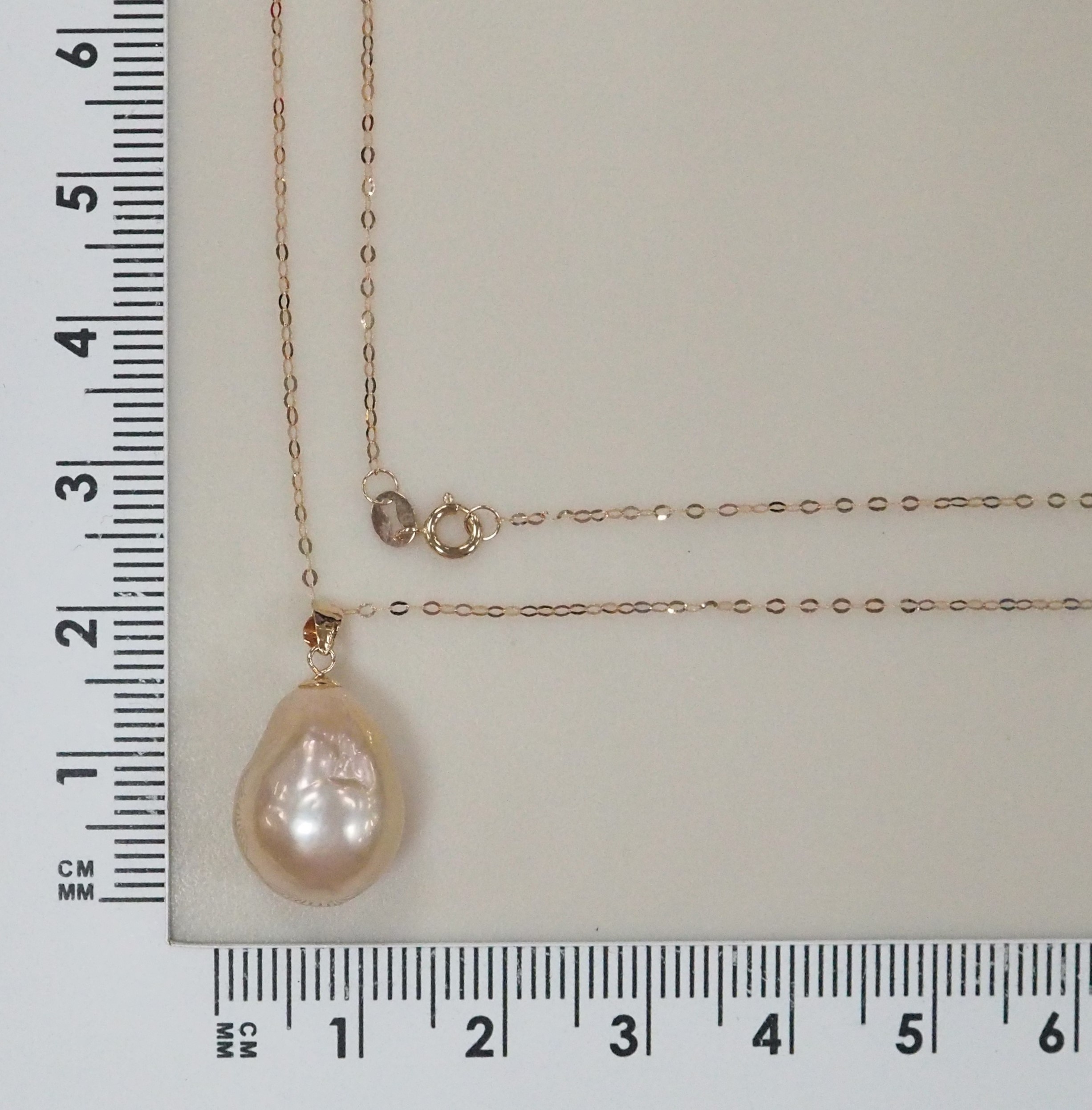 Колье из золота с жемчугом Барокко